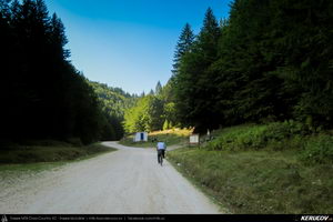 Trasee cu bicicleta MTB XC - Traseu MTB Masivul Piatra Craiului: Zarnesti - Cabana Gura Raului - Prapastiile Zarnestilor - spre Cabana Curmatura (varianta familie, copil de 1 an) de Andrei Vocurek