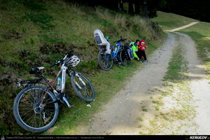 Trasee cu bicicleta MTB XC - Traseu MTB Masivul Piatra Craiului: Zarnesti - Cabana Gura Raului - Prapastiile Zarnestilor - spre Cabana Curmatura (varianta familie, copil de 1 an) de Andrei Vocurek