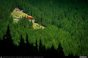 Trasee cu bicicleta MTB XC - Traseu MTB Masivul Piatra Craiului: Zarnesti - Cabana Gura Raului - Prapastiile Zarnestilor - spre Cabana Curmatura (varianta familie, copil de 1 an) de Andrei Vocurek