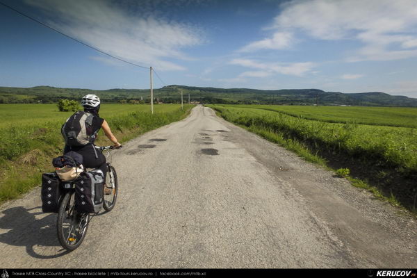 Traseu MTB Avrig - Sacadate - Nucet - Cornatel - Nocrich (varianta familie, copil de 2 ani) - KERUCOV .ro © 2007 - 2025 || #traseecubicicleta #mtb #ssp