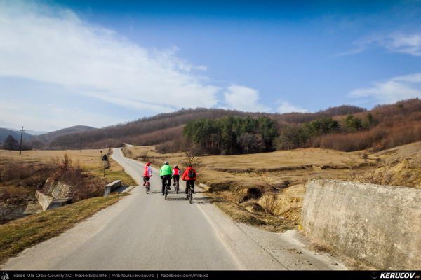 Traseu MTB Buzau - Vernesti - Hales - Glod - Apostolache - Urlati - Valea Calugareasca - Bucov - Ploiesti - KERUCOV .ro © 2007 - 2025 || #traseecubicicleta #mtb #ssp