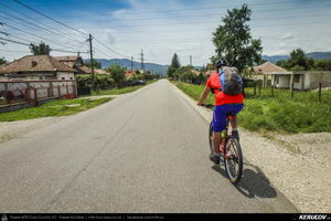 Trasee cu bicicleta MTB XC - Traseu MTB Tara Lovistei: Gara Lotru - Perisani - Pripoare - Salatrucu - Suici - Robaia - Calimanesti (Masivul Cozia, Posada de la Perisani si Valea Topologului) de Andrei Vocurek