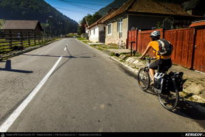 Trasee cu bicicleta MTB XC - Traseu MTB Zarnesti - Magura - Pestera - Moieciu - Bran - Predelut - Zarnesti (varianta familie, copil de 2 ani) de Andrei Vocurek