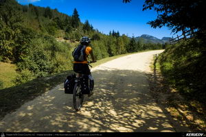 Trasee cu bicicleta MTB XC - Traseu MTB Zarnesti - Magura - Pestera - Moieciu - Bran - Predelut - Zarnesti (varianta familie, copil de 2 ani) de Andrei Vocurek