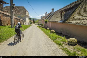 Trasee cu bicicleta MTB XC - Traseu MTB Nocrich - Ghijasa de Jos - Nocrich - Tichindeal - Nocrich (varianta familie, copil de 2 ani) de Andrei Vocurek