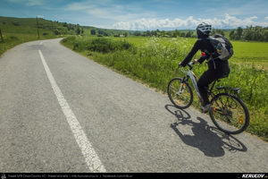 Trasee cu bicicleta MTB XC - Traseu MTB Nocrich - Hosman - Fofeldea - Nocrich (varianta familie, copil de 2 ani) de Andrei Vocurek