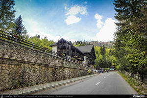 Trasee cu bicicleta MTB XC - Traseu MTB Muntii Bucegi: Sinaia - Cota 1400 - Stana Regala / Poiana Stanii - Sinaia (Schitul Sfanta Ana, Stancile Franz Joseph, Stanca Sfanta Ana, Castelul Peles) de Andrei Vocurek