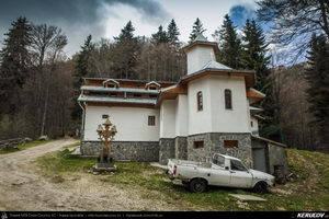 Trasee cu bicicleta MTB XC - Traseu MTB Muntii Bucegi: Sinaia - Cota 1400 - Stana Regala / Poiana Stanii - Sinaia (Schitul Sfanta Ana, Stancile Franz Joseph, Stanca Sfanta Ana, Castelul Peles) de Andrei Vocurek
