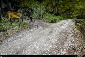 Trasee cu bicicleta MTB XC - Traseu MTB Muntii Bucegi: Sinaia - Cota 1400 - Stana Regala / Poiana Stanii - Sinaia (Schitul Sfanta Ana, Stancile Franz Joseph, Stanca Sfanta Ana, Castelul Peles) de Andrei Vocurek