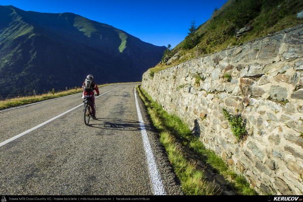 Trasee cu bicicleta MTB XC - Traseu MTB Muntii Fagaras - TRANSFAGARASAN: Balea Lac - Vidraru - Curtea de Arges de Andrei Vocurek
