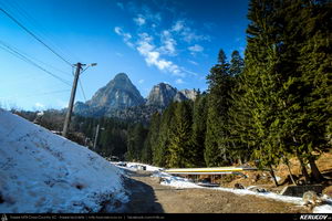 Trasee cu bicicleta MTB XC - Traseu MTB Muntii Bucegi: Busteni - Valea Cerbului - Valea Spumoasa - Poiana Tapului - Sinaia (Cascada Valea Spumoasa, Castelul Cantacuzino, Castelul Peles) de Andrei Vocurek