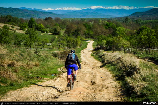 Traseu MTB Pitesti - Argeselu - Jupanesti - Retevoiesti - Domnesti - Corbi - Jgheaburi - Pitesti (Biserica de lemn din Jupanesti, Manastirea Corbii de Piatra, Cula Druganescu, Vila Micescu) - KERUCOV .ro © 2007 - 2025 || #traseecubicicleta #mtb #ssp