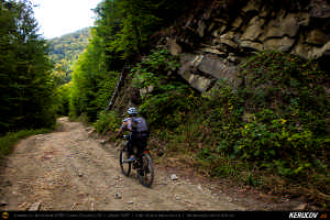 Trasee cu bicicleta MTB XC - Traseu MTB Muntii Siriu: Nehoiasu - Lunca Jaristei - Lacul Vulturilor - Nehoiu - Valea Lupului - Patarlagele - Gura Bascei de Andrei Vocurek