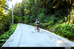 Trasee cu bicicleta MTB XC - Traseu MTB Poienile - Gura Bascei - Calvini - Slobozia - Corbu - Lera - Chiojdu - Basca Chiojdului: Casa cu Blazoane din Chiojdu si Cascada La Sipot de Andrei Vocurek
