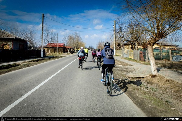 Trasee cu bicicleta MTB XC - Traseu SSP Bucuresti - Valea Dragului - Herasti - Dobreni - Copaceni - Adunatii-Copaceni - Bucuresti (Casa de piatra din Herasti - conacul Udriste Nasturel) de Andrei Vocurek