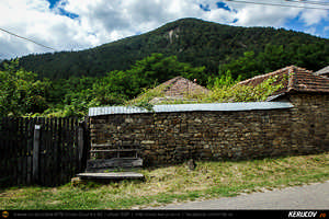 Trasee cu bicicleta MTB XC - Traseu MTB Poienile - Patarlagele - Colti - Ulmet - Bozioru - Muscelu-Caramanesti - Valea Sibiciului - Poienile: Babele de la Ulmet / trovanti de Andrei Vocurek