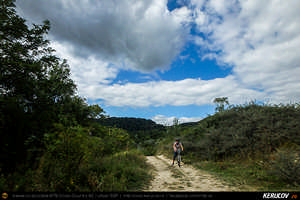 Trasee cu bicicleta MTB XC - Traseu MTB Poienile - Patarlagele - Colti - Ulmet - Bozioru - Muscelu-Caramanesti - Valea Sibiciului - Poienile: Babele de la Ulmet / trovanti de Andrei Vocurek