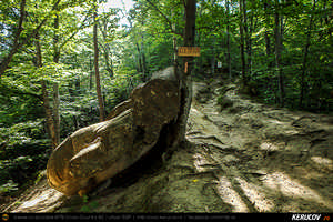 Trasee cu bicicleta MTB XC - Traseu MTB Poienile - Patarlagele - Colti - Ulmet - Bozioru - Muscelu-Caramanesti - Valea Sibiciului - Poienile: Babele de la Ulmet / trovanti de Andrei Vocurek