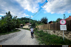 Trasee cu bicicleta MTB XC - Traseu MTB Poienile - Patarlagele - Colti - Ulmet - Bozioru - Muscelu-Caramanesti - Valea Sibiciului - Poienile: Babele de la Ulmet / trovanti de Andrei Vocurek