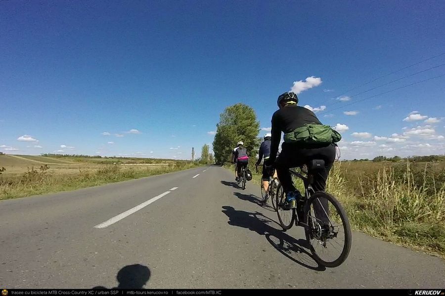 Traseu SSP Bucuresti - Alunisu - Comana - Mihai Bravu - Uzunu - Calugareni - Budeni - Adunatii-Copaceni - Jilava - Bucuresti - KERUCOV .ro © 2007 - 2025 || #traseecubicicleta #mtb #ssp